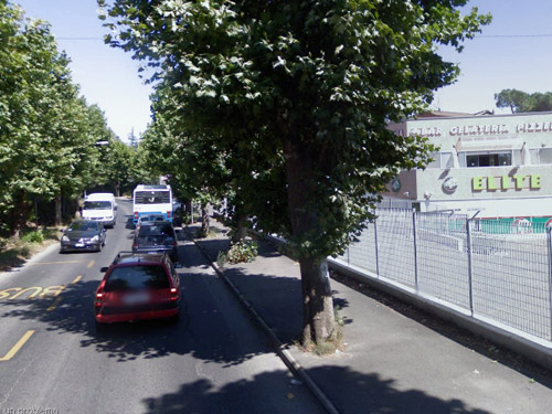 Tor Lupara - Seconda Rotonda::Proseguire sulla strada, costeggiando il supermercato Elite